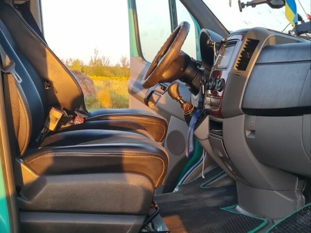 Зелений Мерседес Sprinter, об'ємом двигуна 2.1 л та пробігом 600 тис. км за 13700 $, фото 6 на Automoto.ua