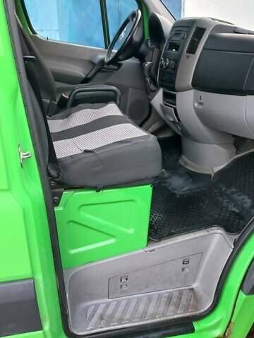 Зеленый Мерседес Sprinter, объемом двигателя 2.15 л и пробегом 320 тыс. км за 10500 $, фото 12 на Automoto.ua
