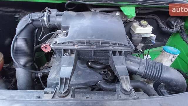 Зеленый Мерседес Sprinter, объемом двигателя 2.15 л и пробегом 320 тыс. км за 10500 $, фото 22 на Automoto.ua