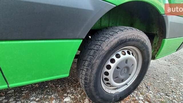 Зеленый Мерседес Sprinter, объемом двигателя 2.15 л и пробегом 320 тыс. км за 10500 $, фото 7 на Automoto.ua