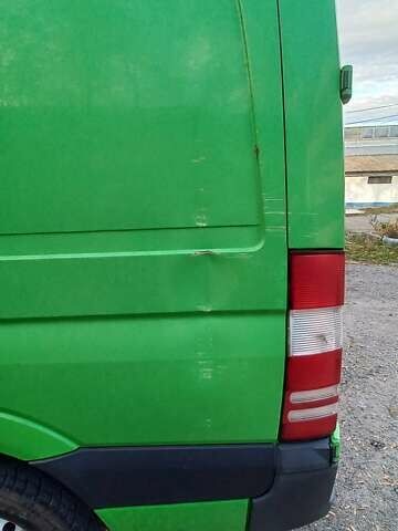 Зеленый Мерседес Sprinter, объемом двигателя 2.15 л и пробегом 320 тыс. км за 10500 $, фото 9 на Automoto.ua