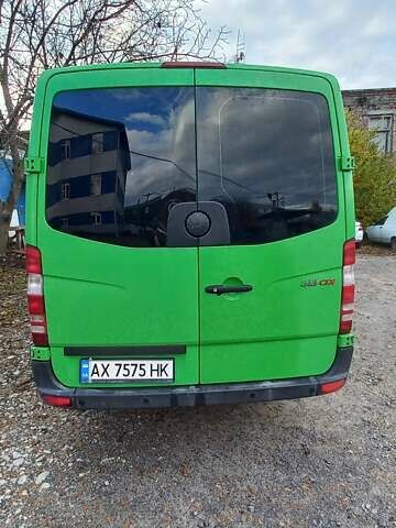 Зеленый Мерседес Sprinter, объемом двигателя 2.15 л и пробегом 320 тыс. км за 10500 $, фото 2 на Automoto.ua