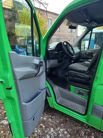 Зеленый Мерседес Sprinter, объемом двигателя 2.15 л и пробегом 320 тыс. км за 10500 $, фото 14 на Automoto.ua