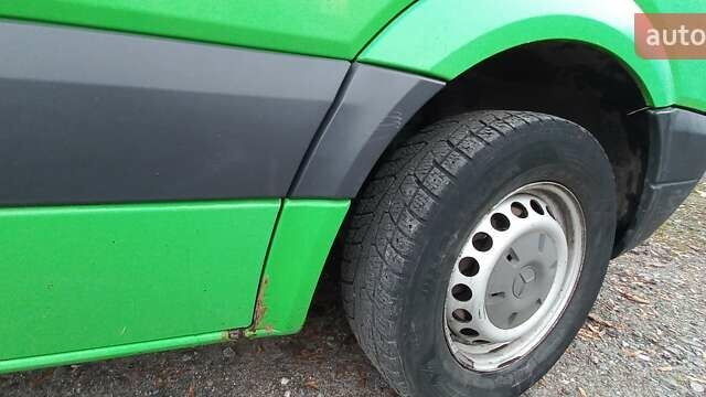 Зеленый Мерседес Sprinter, объемом двигателя 2.15 л и пробегом 320 тыс. км за 10500 $, фото 3 на Automoto.ua