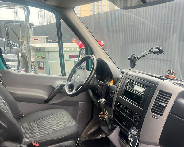 Зелений Мерседес Sprinter, об'ємом двигуна 2.14 л та пробігом 209 тис. км за 15500 $, фото 9 на Automoto.ua