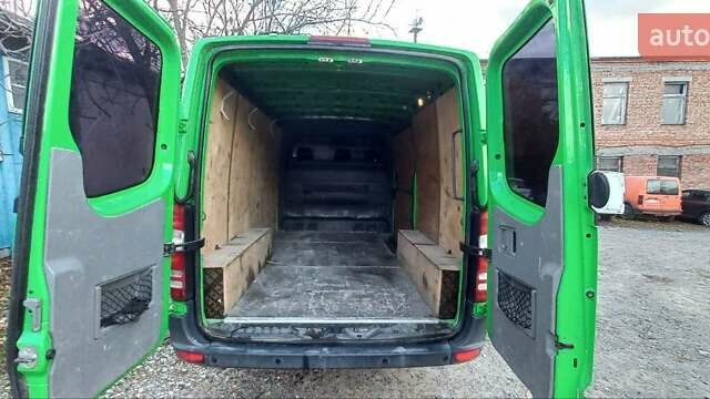 Зеленый Мерседес Sprinter, объемом двигателя 2.15 л и пробегом 320 тыс. км за 10500 $, фото 27 на Automoto.ua