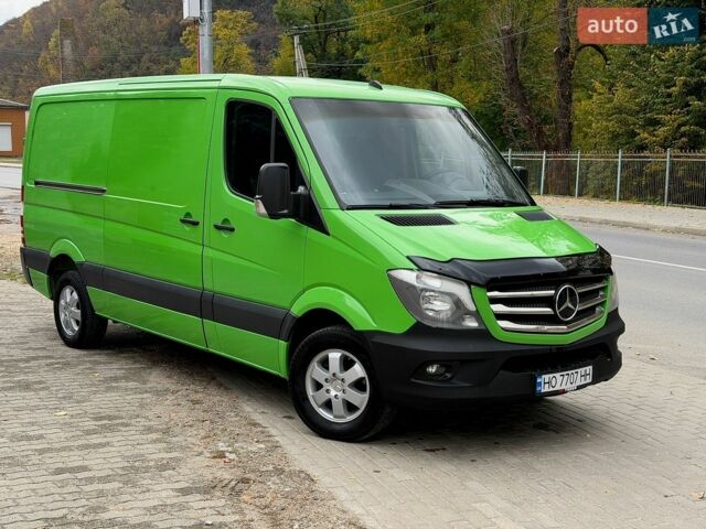 Зеленый Мерседес Sprinter, объемом двигателя 2.7 л и пробегом 329 тыс. км за 14300 $, фото 2 на Automoto.ua