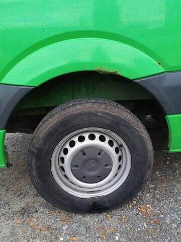 Зеленый Мерседес Sprinter, объемом двигателя 2.15 л и пробегом 320 тыс. км за 10500 $, фото 5 на Automoto.ua