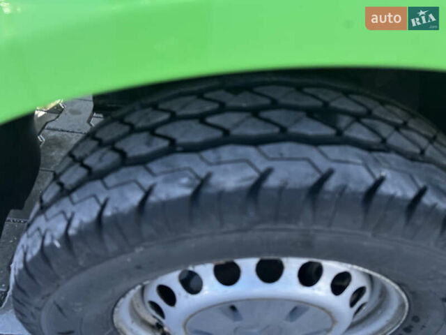 Зелений Мерседес Sprinter, об'ємом двигуна 2.14 л та пробігом 397 тис. км за 12300 $, фото 5 на Automoto.ua