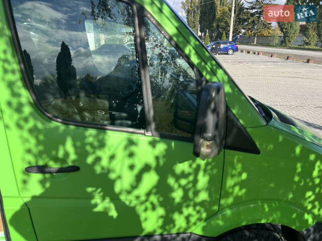 Зелений Мерседес Sprinter, об'ємом двигуна 2.14 л та пробігом 397 тис. км за 12300 $, фото 1 на Automoto.ua