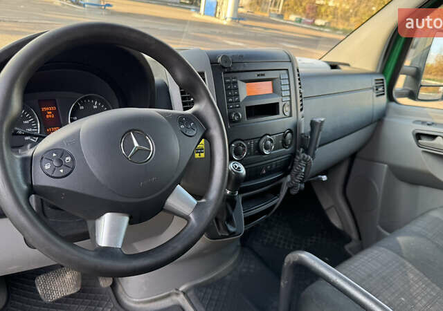 Мерседес Sprinter 2015 в Ровно на Automoto.ua Зеленый Мерседес Sprinter, объемом двигателя 0 л и пробегом 259 тыс. км за 17500 $, фото 16 на Automoto.ua