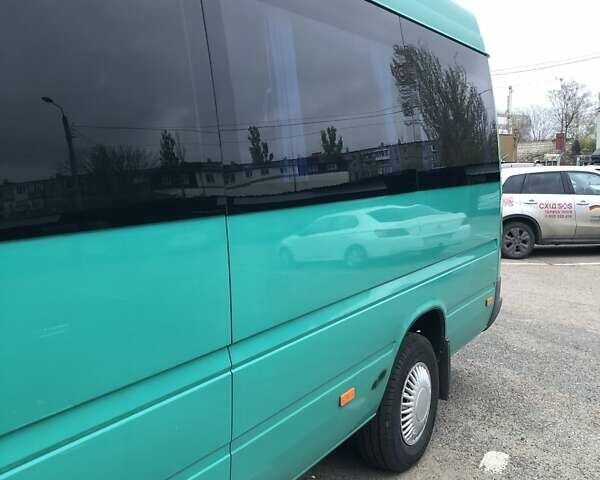 Зелений Мерседес Sprinter, об'ємом двигуна 2.15 л та пробігом 402 тис. км за 12500 $, фото 3 на Automoto.ua