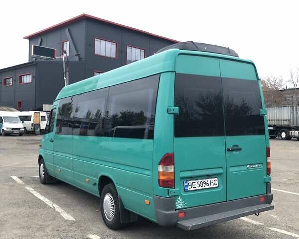 Зелений Мерседес Sprinter, об'ємом двигуна 2.15 л та пробігом 402 тис. км за 12500 $, фото 2 на Automoto.ua