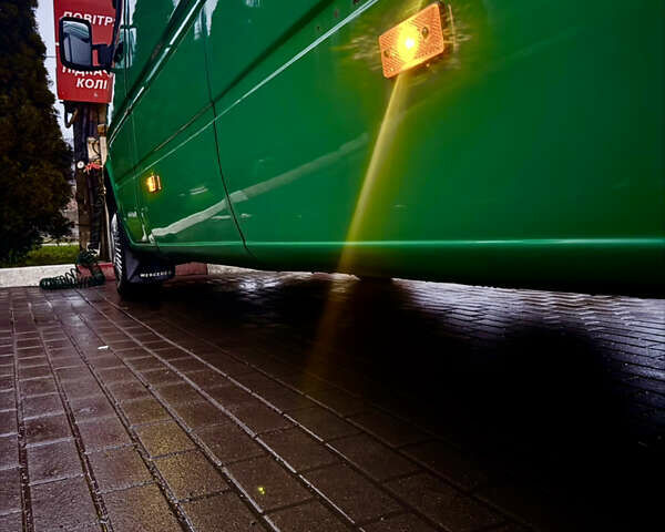 Зеленый Мерседес Sprinter, объемом двигателя 2.15 л и пробегом 578 тыс. км за 8999 $, фото 6 на Automoto.ua