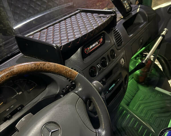 Зеленый Мерседес Sprinter, объемом двигателя 2.15 л и пробегом 578 тыс. км за 8999 $, фото 16 на Automoto.ua