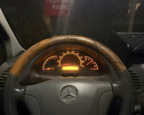 Зеленый Мерседес Sprinter, объемом двигателя 2.15 л и пробегом 578 тыс. км за 8999 $, фото 13 на Automoto.ua