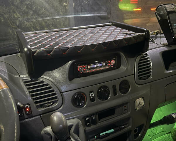 Зеленый Мерседес Sprinter, объемом двигателя 2.15 л и пробегом 578 тыс. км за 8999 $, фото 19 на Automoto.ua