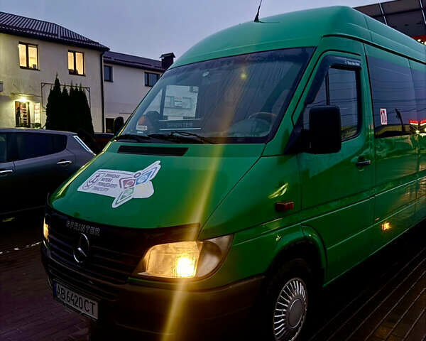Зеленый Мерседес Sprinter, объемом двигателя 2.15 л и пробегом 578 тыс. км за 8999 $, фото 7 на Automoto.ua