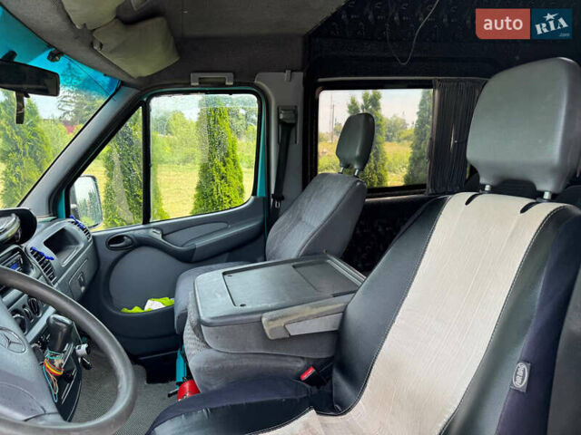 Зеленый Мерседес Sprinter, объемом двигателя 2.7 л и пробегом 550 тыс. км за 4300 $, фото 7 на Automoto.ua