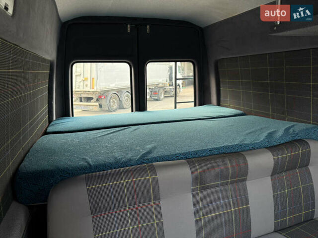 Зелений Мерседес Sprinter, об'ємом двигуна 2.2 л та пробігом 275 тис. км за 13500 $, фото 13 на Automoto.ua