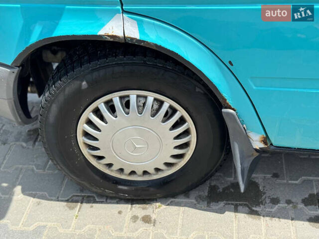 Зеленый Мерседес Sprinter, объемом двигателя 2.7 л и пробегом 550 тыс. км за 4300 $, фото 13 на Automoto.ua