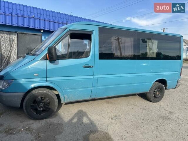 Зеленый Мерседес Sprinter, объемом двигателя 2.69 л и пробегом 900 тыс. км за 7500 $, фото 2 на Automoto.ua