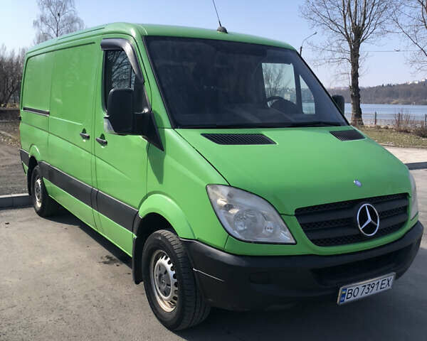 Зеленый Мерседес Sprinter, объемом двигателя 2.15 л и пробегом 430 тыс. км за 10200 $, фото 1 на Automoto.ua