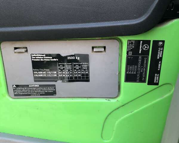 Зеленый Мерседес Sprinter, объемом двигателя 2.15 л и пробегом 430 тыс. км за 10200 $, фото 16 на Automoto.ua