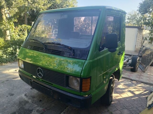 Зеленый Мерседес Sprinter, объемом двигателя 0 л и пробегом 300 тыс. км за 3200 $, фото 3 на Automoto.ua