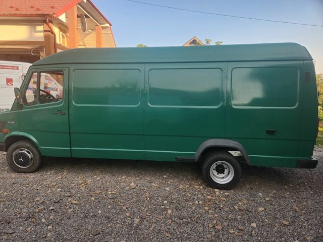 Зеленый Мерседес Sprinter, объемом двигателя 0 л и пробегом 4 тыс. км за 4000 $, фото 6 на Automoto.ua
