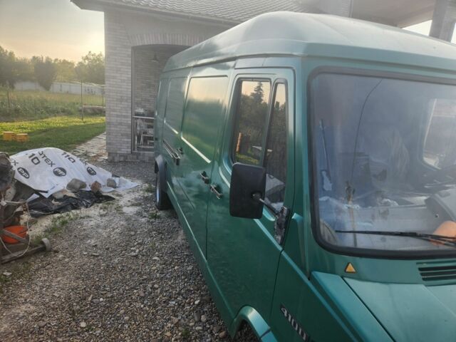 Зеленый Мерседес Sprinter, объемом двигателя 0 л и пробегом 4 тыс. км за 4000 $, фото 1 на Automoto.ua