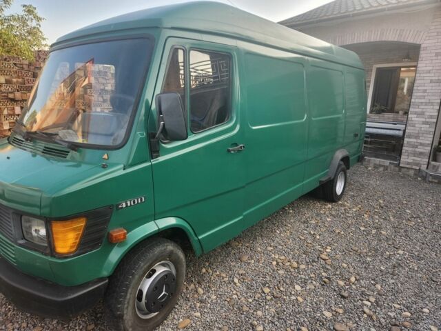 Зеленый Мерседес Sprinter, объемом двигателя 0 л и пробегом 4 тыс. км за 4000 $, фото 5 на Automoto.ua