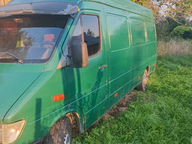 Зеленый Мерседес Sprinter, объемом двигателя 2 л и пробегом 340 тыс. км за 2950 $, фото 1 на Automoto.ua