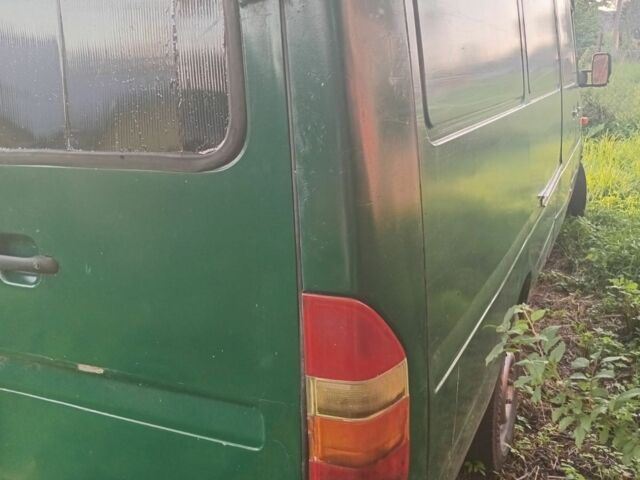 Зеленый Мерседес Sprinter, объемом двигателя 2 л и пробегом 340 тыс. км за 2950 $, фото 6 на Automoto.ua
