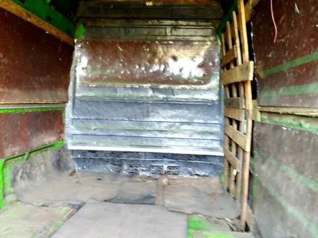 Зеленый Мерседес Sprinter, объемом двигателя 2.3 л и пробегом 390 тыс. км за 1700 $, фото 7 на Automoto.ua