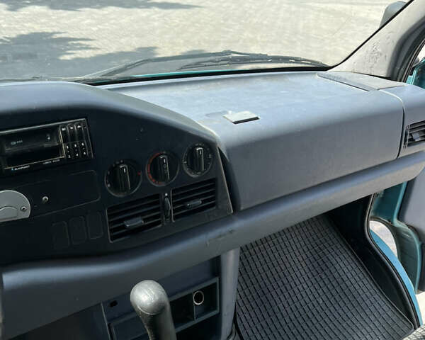 Зеленый Мерседес Sprinter, объемом двигателя 2.9 л и пробегом 366 тыс. км за 9800 $, фото 13 на Automoto.ua
