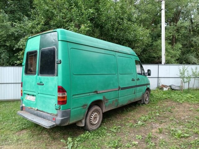 Зеленый Мерседес Sprinter, объемом двигателя 2 л и пробегом 650 тыс. км за 3000 $, фото 5 на Automoto.ua