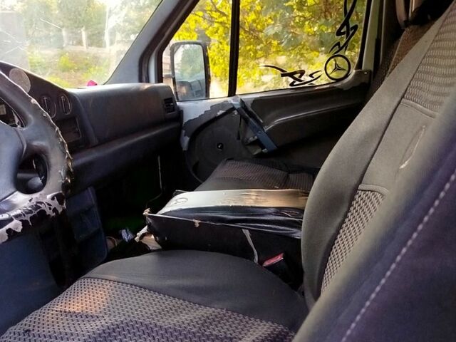 Зеленый Мерседес Sprinter, объемом двигателя 2.3 л и пробегом 390 тыс. км за 1700 $, фото 2 на Automoto.ua