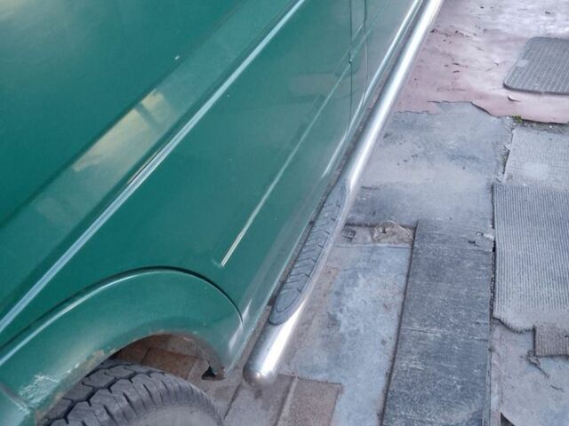 Зеленый Мерседес Sprinter, объемом двигателя 2.9 л и пробегом 387 тыс. км за 7700 $, фото 3 на Automoto.ua