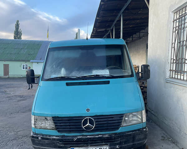 Зеленый Мерседес Sprinter, объемом двигателя 2.9 л и пробегом 500 тыс. км за 6300 $, фото 1 на Automoto.ua