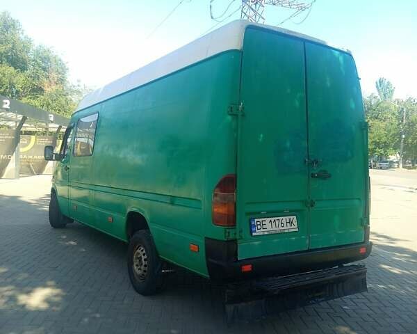 Зеленый Мерседес Sprinter, объемом двигателя 2.9 л и пробегом 200 тыс. км за 5000 $, фото 8 на Automoto.ua