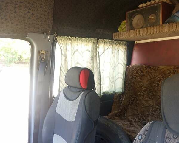 Зеленый Мерседес Sprinter, объемом двигателя 2.9 л и пробегом 200 тыс. км за 5000 $, фото 6 на Automoto.ua