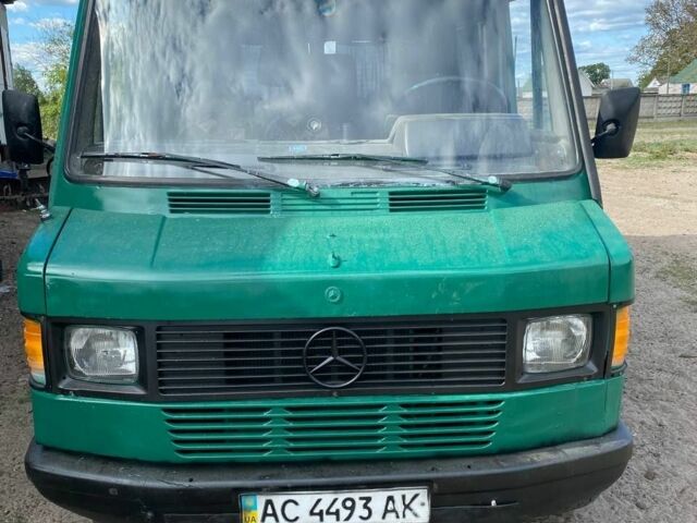 Зелений Мерседес Sprinter, об'ємом двигуна 0.23 л та пробігом 320 тис. км за 2200 $, фото 1 на Automoto.ua