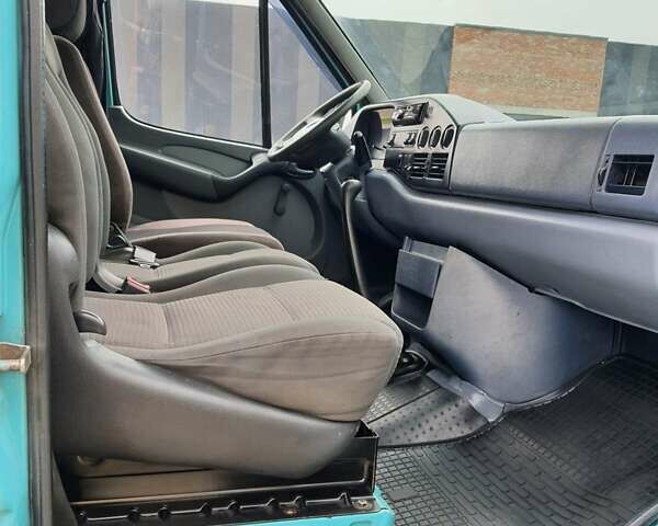 Зелений Мерседес Sprinter, об'ємом двигуна 2.9 л та пробігом 200 тис. км за 11000 $, фото 24 на Automoto.ua