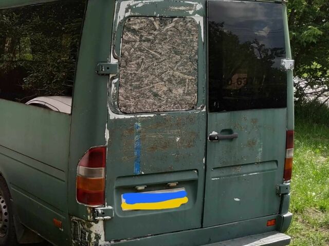 Зеленый Мерседес Sprinter, объемом двигателя 2.9 л и пробегом 170 тыс. км за 3328 $, фото 1 на Automoto.ua