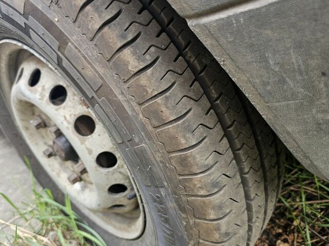 Зелений Мерседес Sprinter, об'ємом двигуна 0 л та пробігом 230 тис. км за 4177 $, фото 7 на Automoto.ua