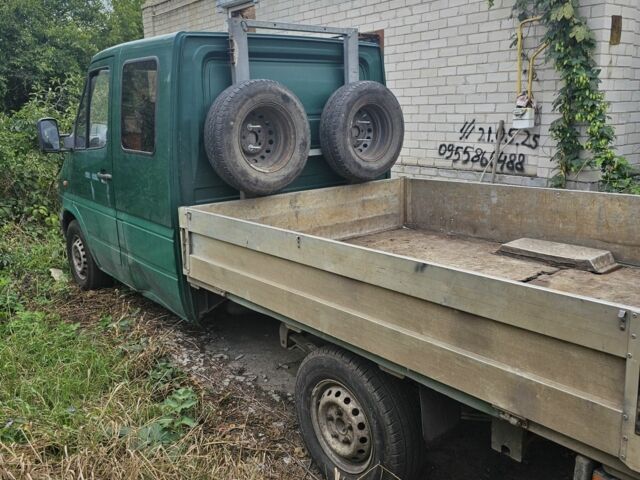 Зелений Мерседес Sprinter, об'ємом двигуна 0 л та пробігом 230 тис. км за 4177 $, фото 2 на Automoto.ua