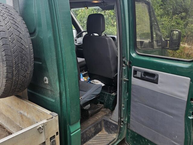 Зелений Мерседес Sprinter, об'ємом двигуна 0 л та пробігом 230 тис. км за 4177 $, фото 5 на Automoto.ua