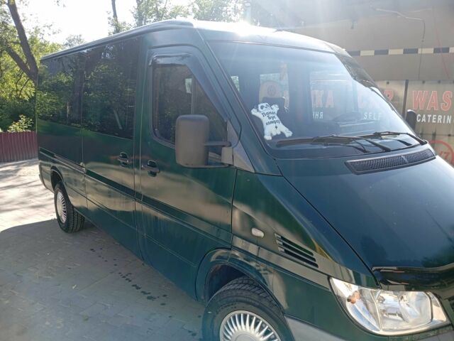 Зеленый Мерседес Sprinter, объемом двигателя 2.1 л и пробегом 560 тыс. км за 6900 $, фото 1 на Automoto.ua