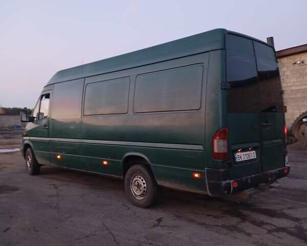 Зеленый Мерседес Sprinter, объемом двигателя 2.15 л и пробегом 6 тыс. км за 6000 $, фото 1 на Automoto.ua